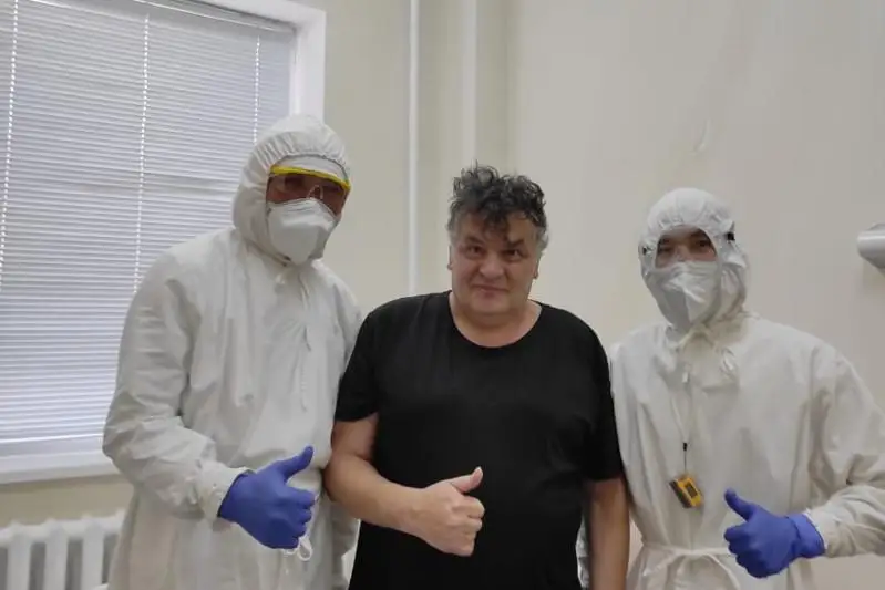 В столичной клинике выздоровел больной коронавирусом со 100% поражением легких