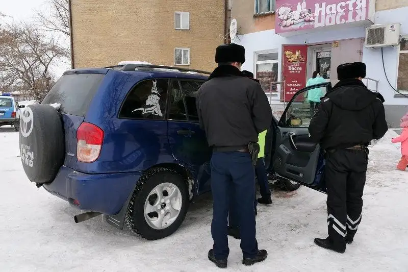 Пьяный водитель повредил машину и скрылся в Петропавловске