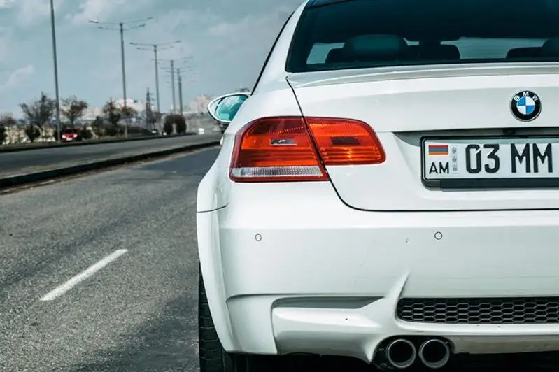 Актюбинцы зарегистрировали более 200 автомашин, ввезенных из Армении