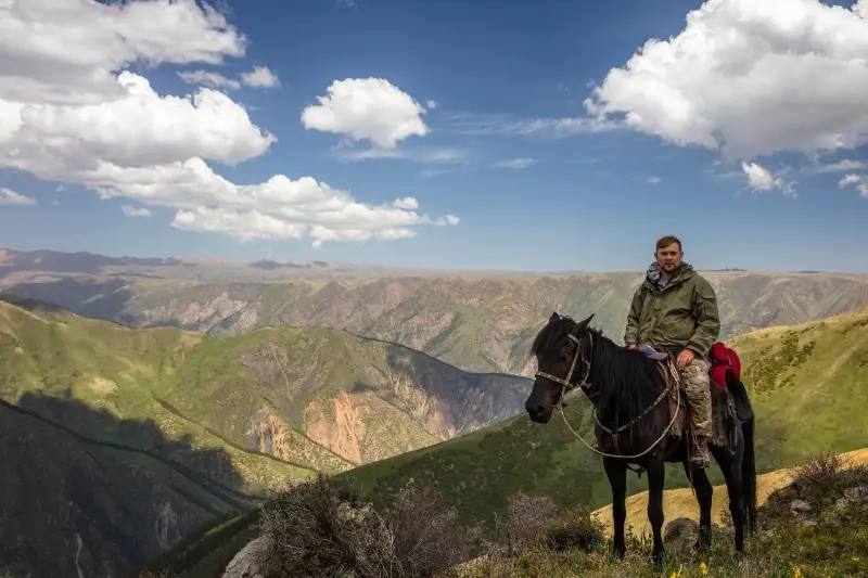 Как отечественные зоологи спасают снежных барсов