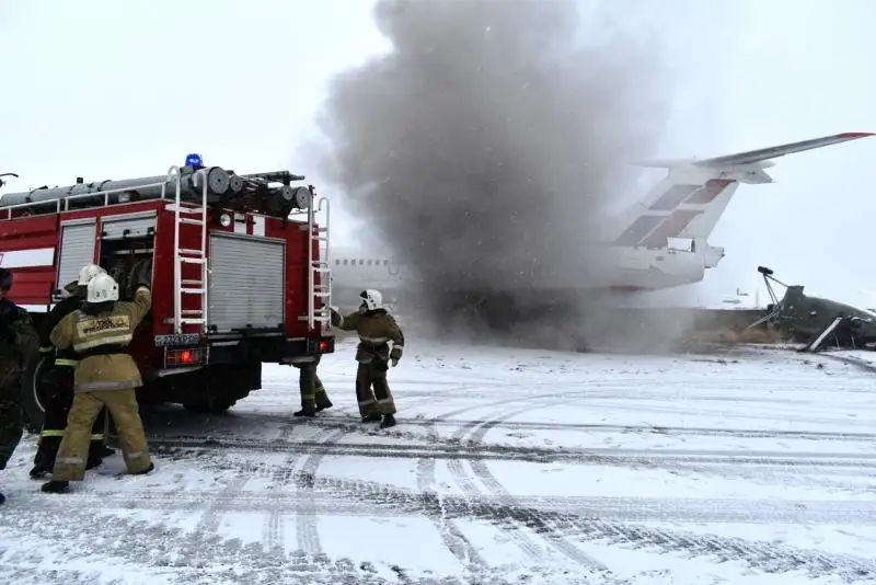 Условный пожар на борту самолета тушили в аэропорту Тараза