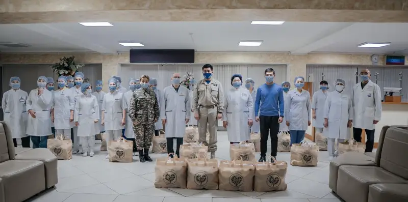 30 добрых дел: воспитанники «Жас сарбаз» передали военным медикам продуктовые наборы