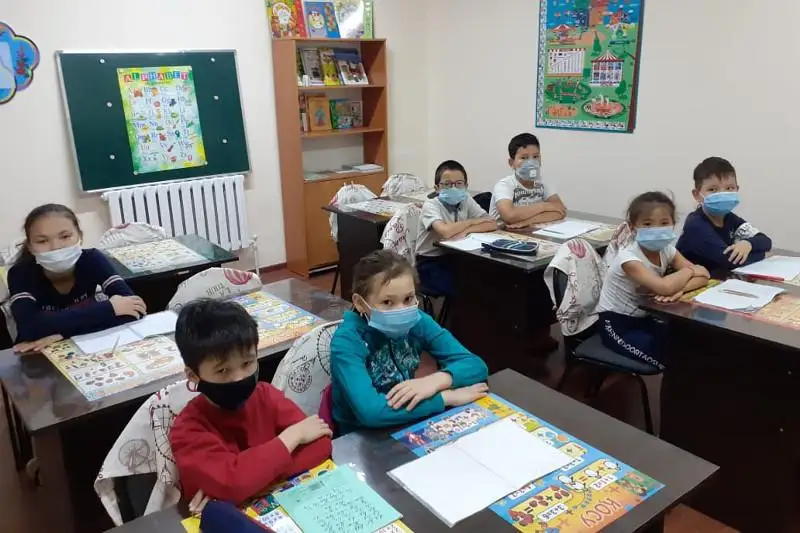 Многодетные матери ведут социальные проекты во время карантина в Нур-Султане