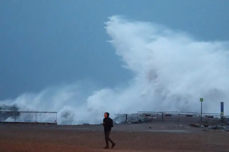 Ураган в Испании унес  жизни четырех человек