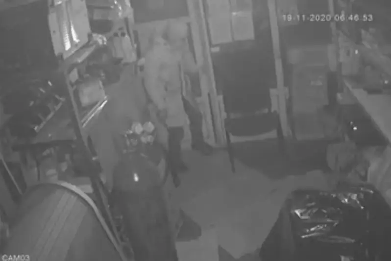 Житель столицы обокрал СТО