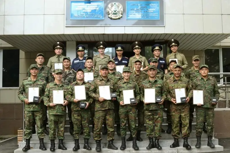 За тушение сухостоя на Кок-Тобе наградили алматинских пожарных