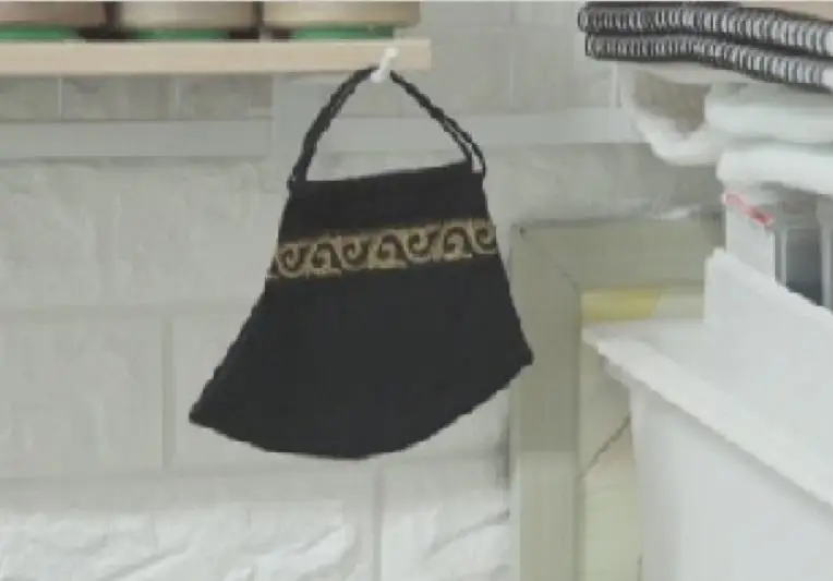 Сеульцам дарят маски с казахскими национальными узорами