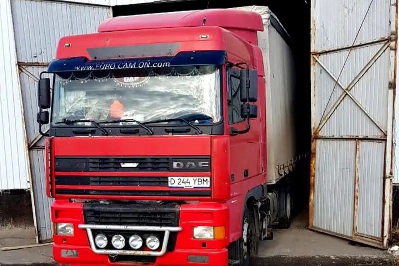 Более полтонны черной икры пытались вывезти из Казахстана в Россию