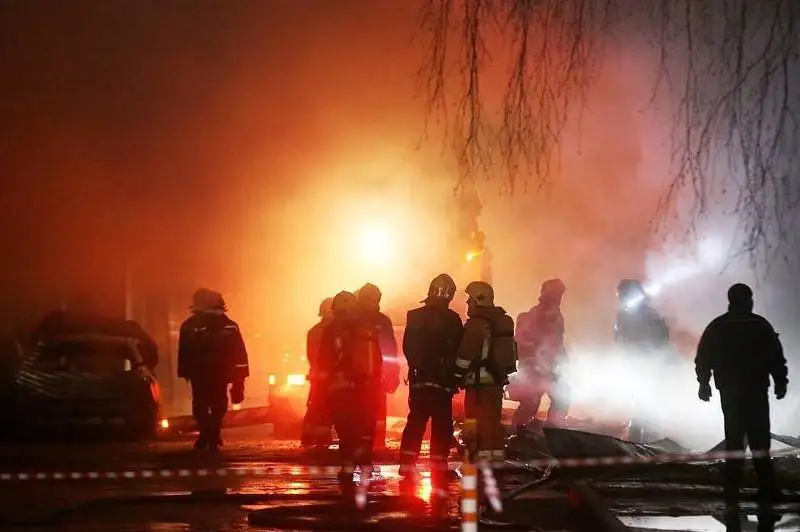 Взрыв произошел в многоквартирном доме в Москве: эвакуировали 50 человек