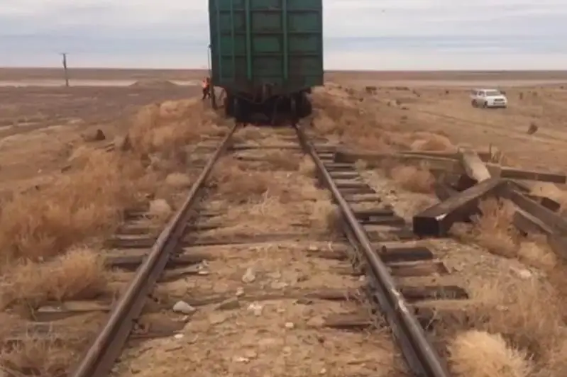 Пять вагонов сошли с рельсов в Атырауской области