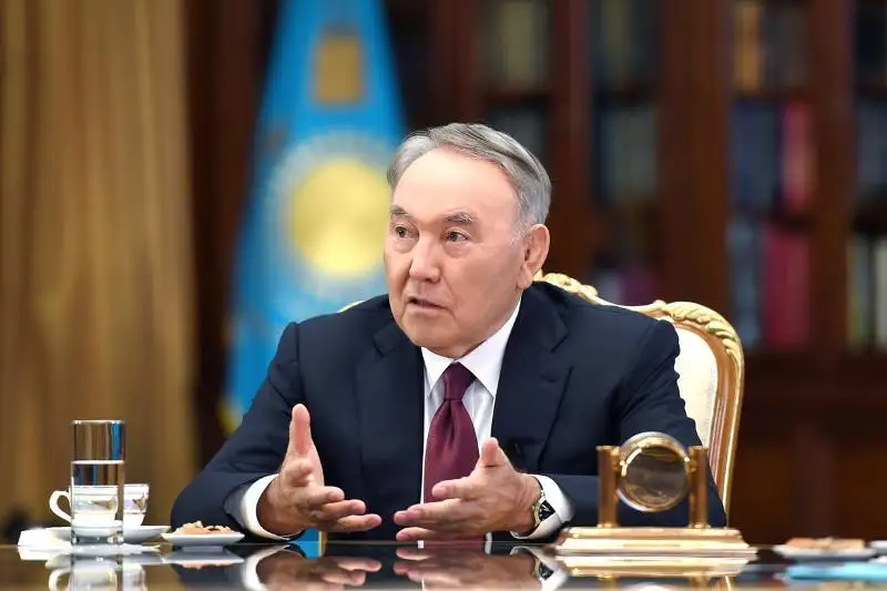 Нурсултан Назарбаев прокомментировал слух о так называемом «двоевластии» в интервью телеканалу «Хабар»