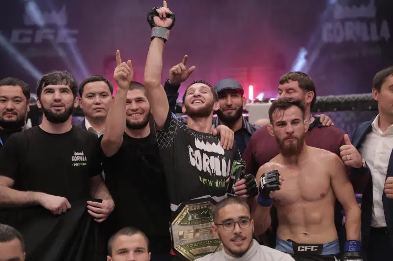 На турнире с участием Хабиба атырауский боец стал обладателем чемпионского пояса Jayynger