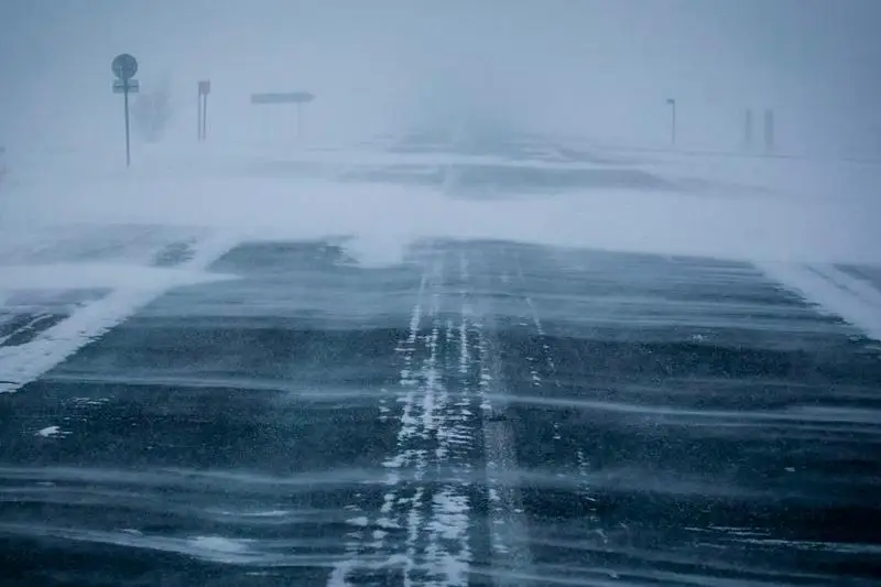 Закрыты из-за метели несколько участков дорог в Актюбинской области