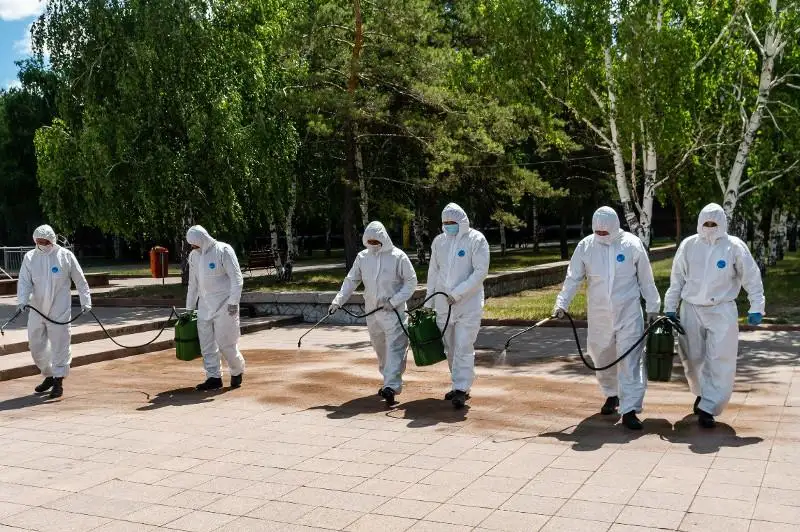 В Нур-Султане продолжаются дезинфекционные работы