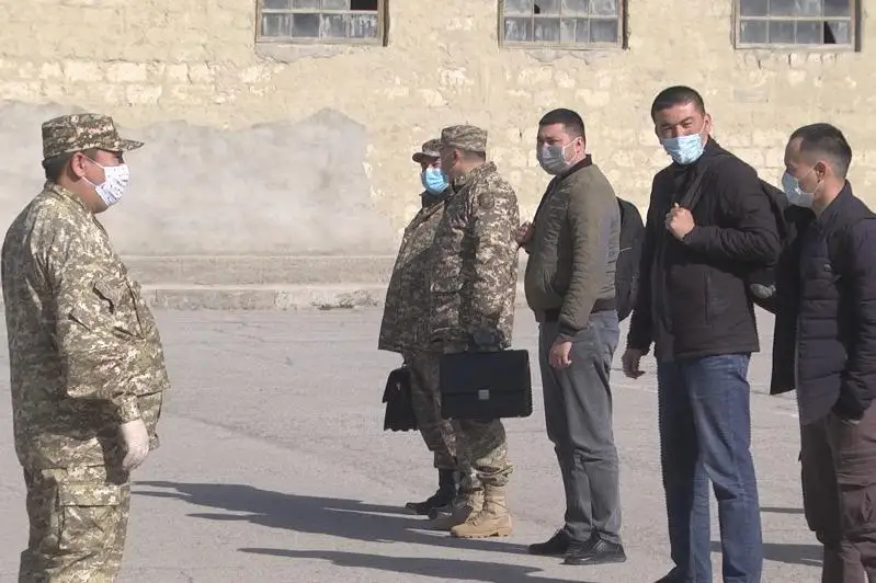 68 призывников-добровольцев примут участие в борьбе с коронавирусом в Атырауской области