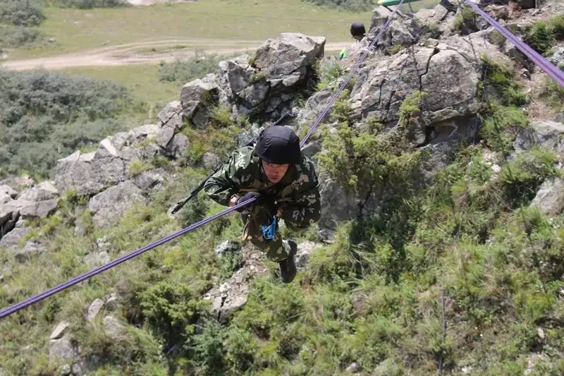 Горные подразделения армии Казахстана готовятся покорить Эльбрус