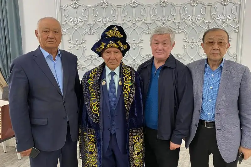 Бердибек Сапарбаев встретился с автором кюя «Ерке сылқым»