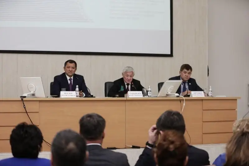 Бердибек Сапарбаев провел в Атырау совещание по вопросам внедрения ОСМС