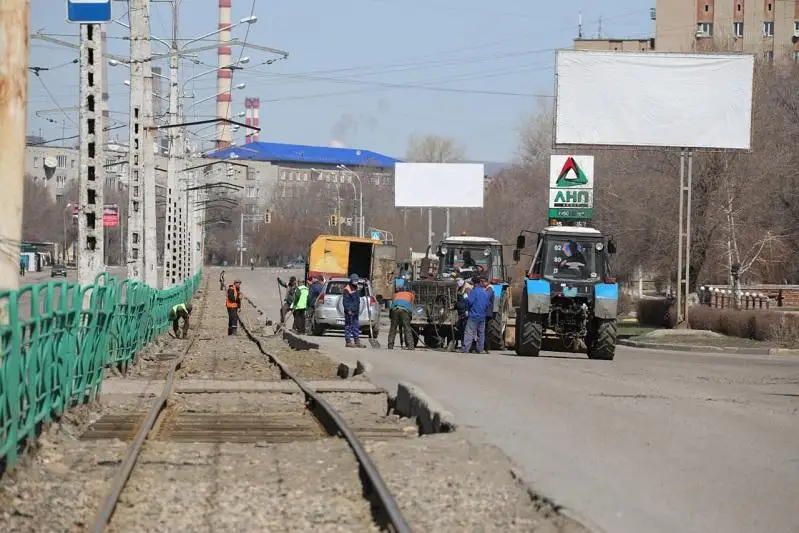 Капитальный ремонт трамвайных рельсовых путей начали в Усть-Каменогорске
