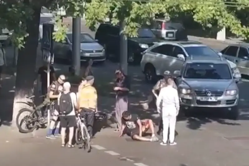 КамАЗ сбил велосипедиста в Алматы