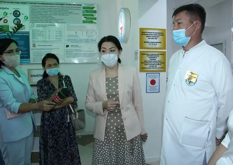 Замглавы Минздрава проинспектировала больницы Туркестанской области