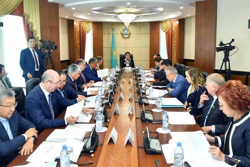 В Сенате предложили повысить ответственность чиновников за неэффективное исполнение бюджета