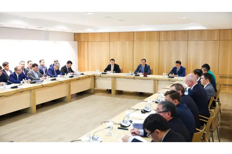 Аскар Мамин провел заседание Госкомиссии по вопросам развития столицы