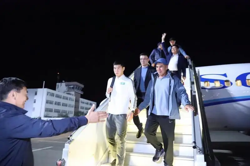 Мангистауцы встретили чемпиона мира по боксу Бекзата Нурдаулетова