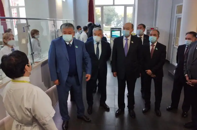 Депутаты Сената РК посетили социальные объекты Семея