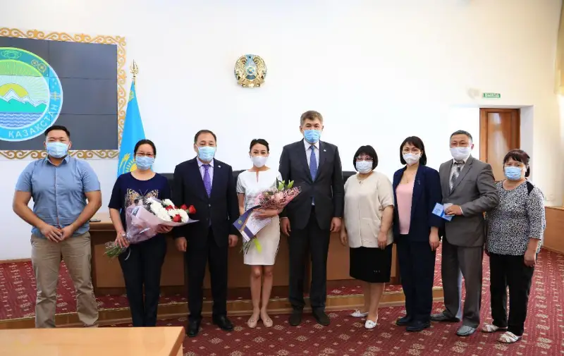 Министр здравоохранения РК наградил медицинских работников Восточного Казахстана