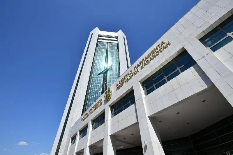 В Мажилисе обсудили вопросы развития фарминдустрии и медицинской науки