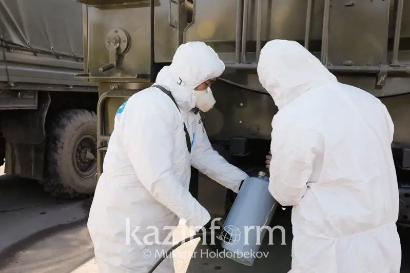 В пристоличных селах Акмолинской области начали обрабатывать антисептиками подъезды домов