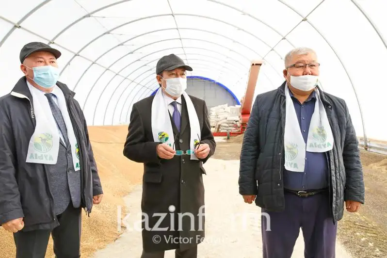 Представители партии «Ауыл» ознакомились с деятельностью центра  зернового хозяйства им А. Бараева