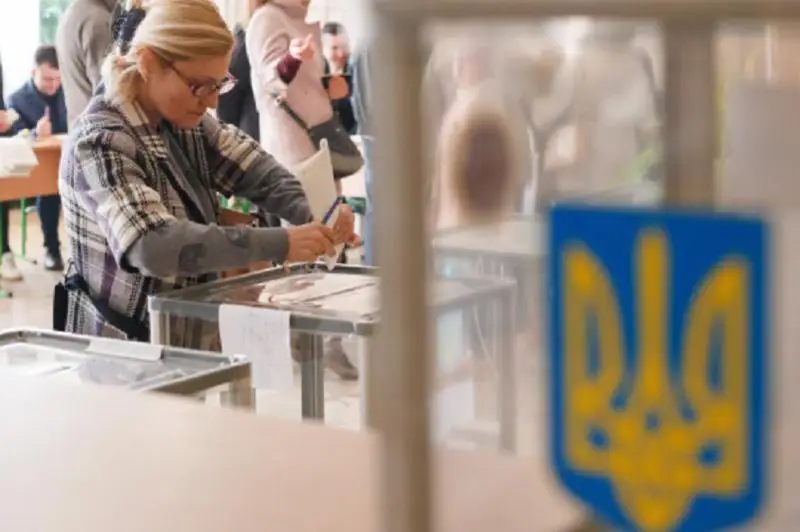 Украинцы сегодня выбирают Верховную Раду