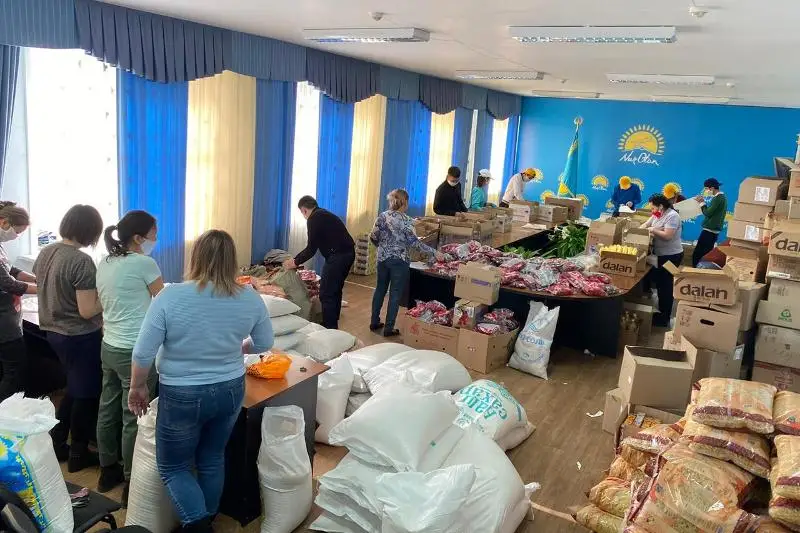 Товары первой необходимости привозят одиноким пенсионерам волонтеры СКО