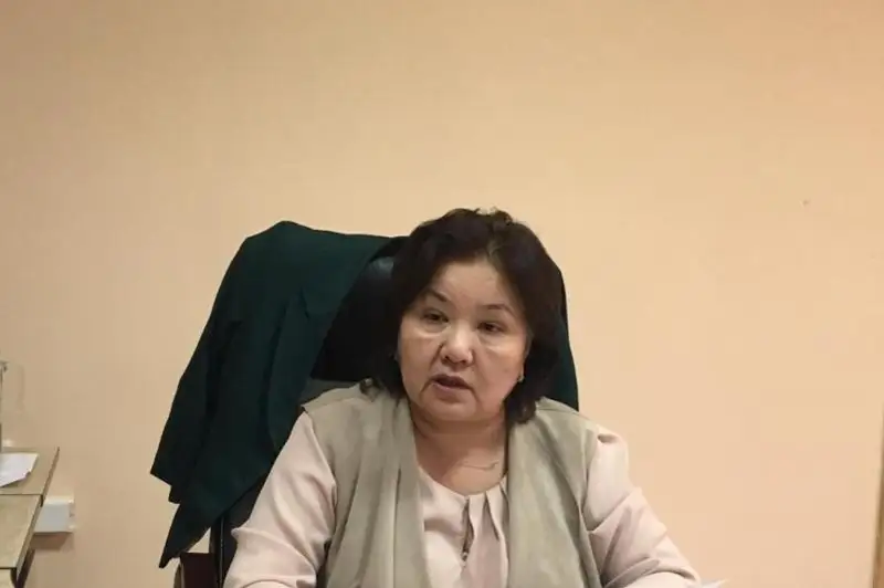 Строгий выговор за неуважение к многодетным матерям получила чиновница в Атырау