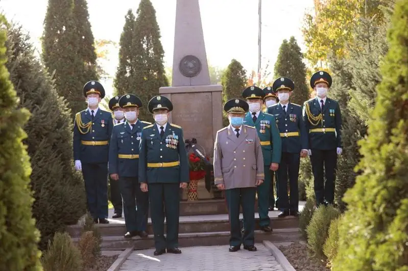 Память погибших пожарных и спасателей почтили в Алматы