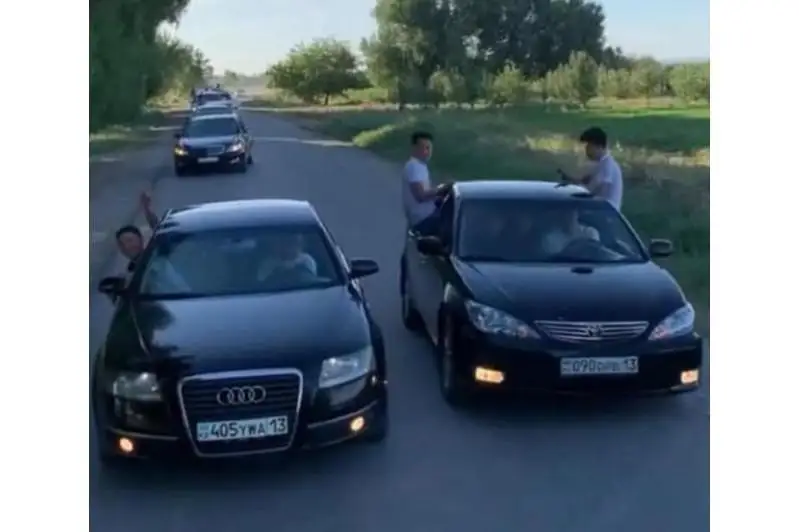 Нарушители ПДД, выложившие видео в соцсетях, задержаны в Туркестане