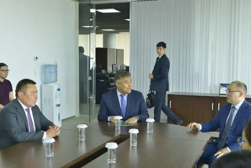 Дархан Калетаев представил коллективу СЦК нового директора