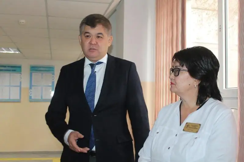 Елжан Биртанов встретился с медработниками города Кентау