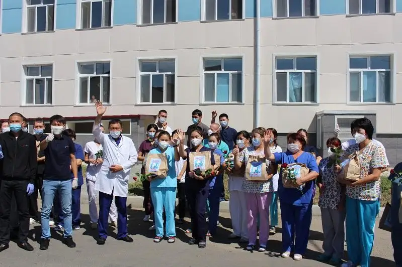 Nur Otan продолжает оказывать помощь медработникам по всей стране