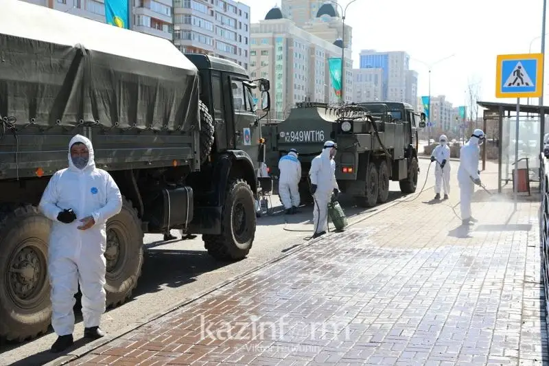 До 450 человек в столице ежедневно проводят дезинфекционную работу