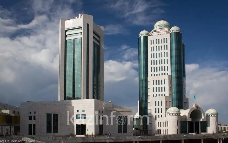 Сенат перешел на особый режим работы в связи с введением ЧП