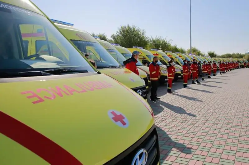 22 машины скорой помощи вручили атырауским медикам ко Дню города