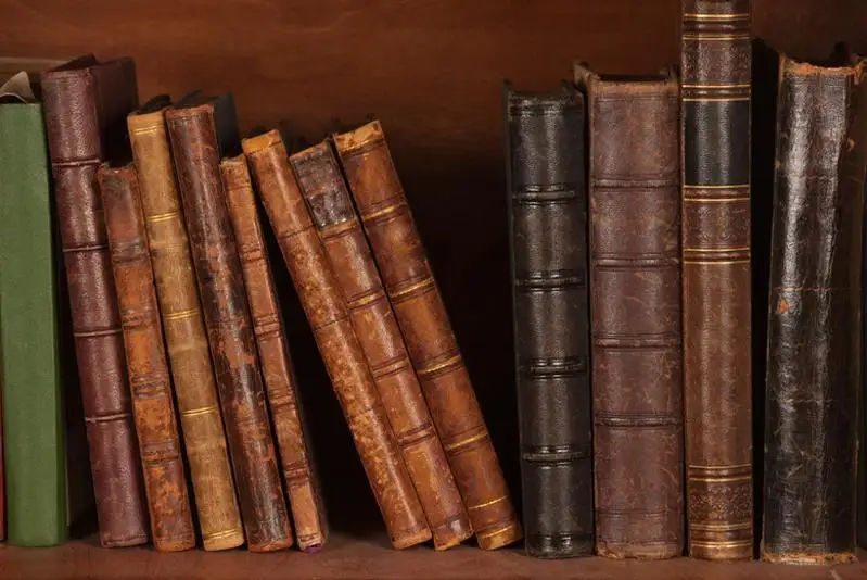 Книжная выставка к 175-летию Абая прошла в Семее