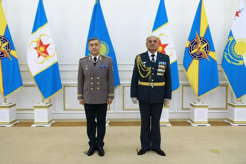 Воинскими званиями и наградами отмечены представители Вооруженных сил Казахстана