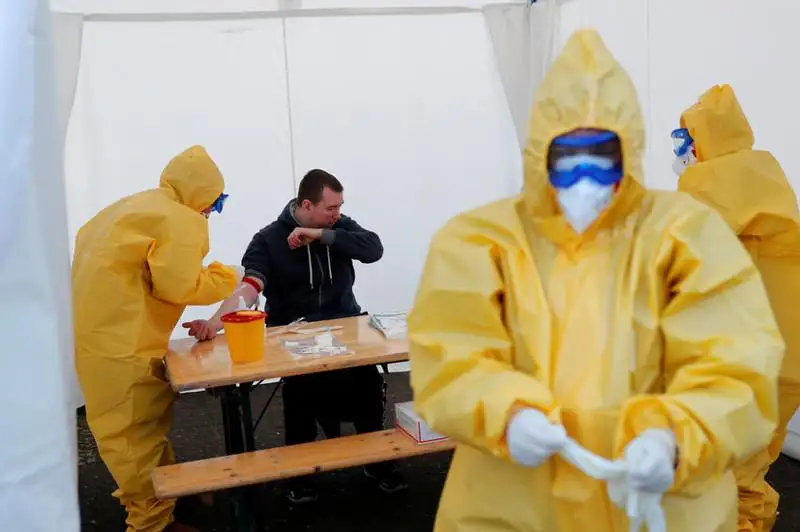 Коронавирусом заразились более 1300 сотрудников мясокомбината в Германии