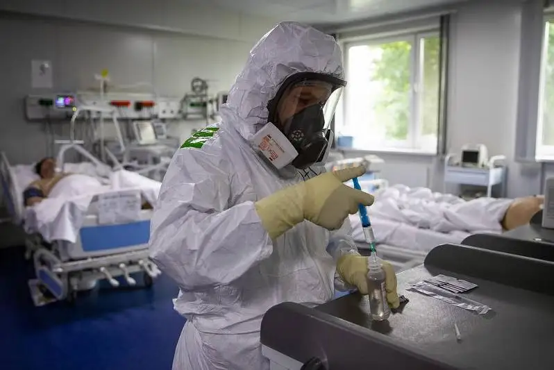 В России за сутки выявили рекордные 13 634 случая заражения коронавирусом