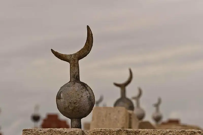 Территорию Кенсайского кладбища сократили в Алматы