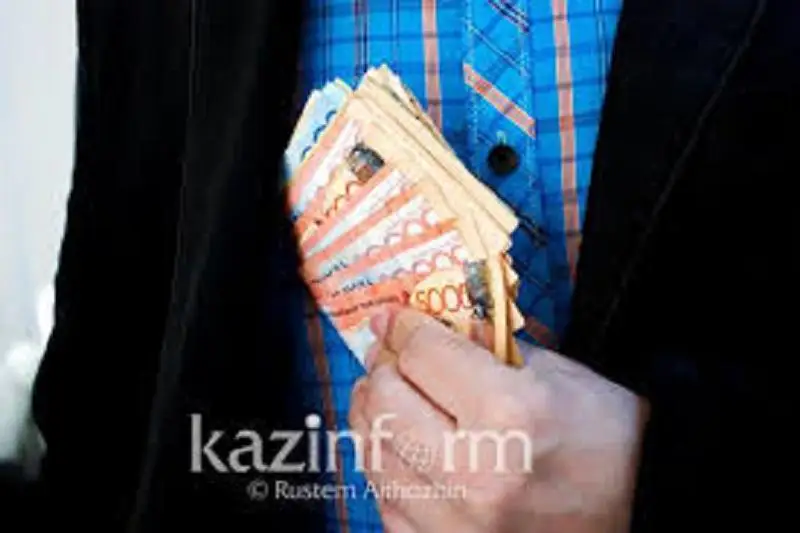 Во взятке подозревается руководитель инспекции транспортного контроля в Атырау